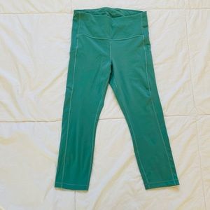 Athleta Ultimate stash pocket capri S